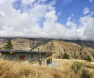 nahahum-the-cozy-house-aslope-the-hill-in-the-usa-21