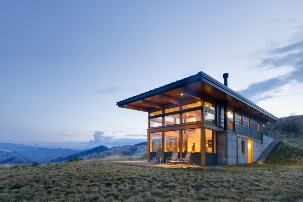 nahahum-the-cozy-house-aslope-the-hill-in-the-usa-23