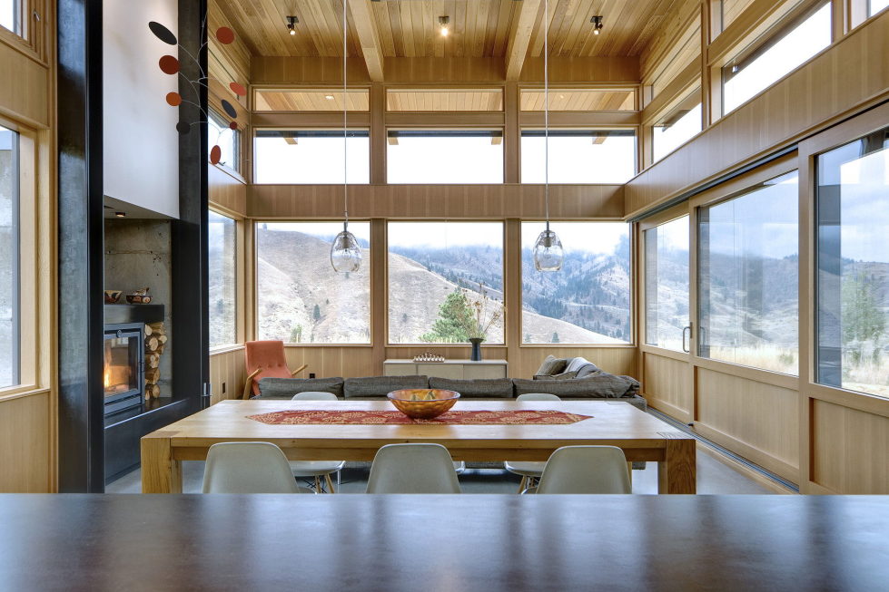 nahahum-the-cozy-house-aslope-the-hill-in-the-usa-9
