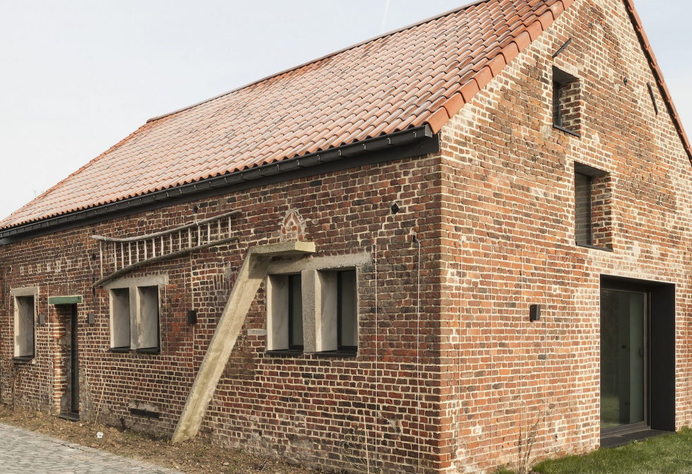 new-life-of-the-old-barn-in-belgium-8