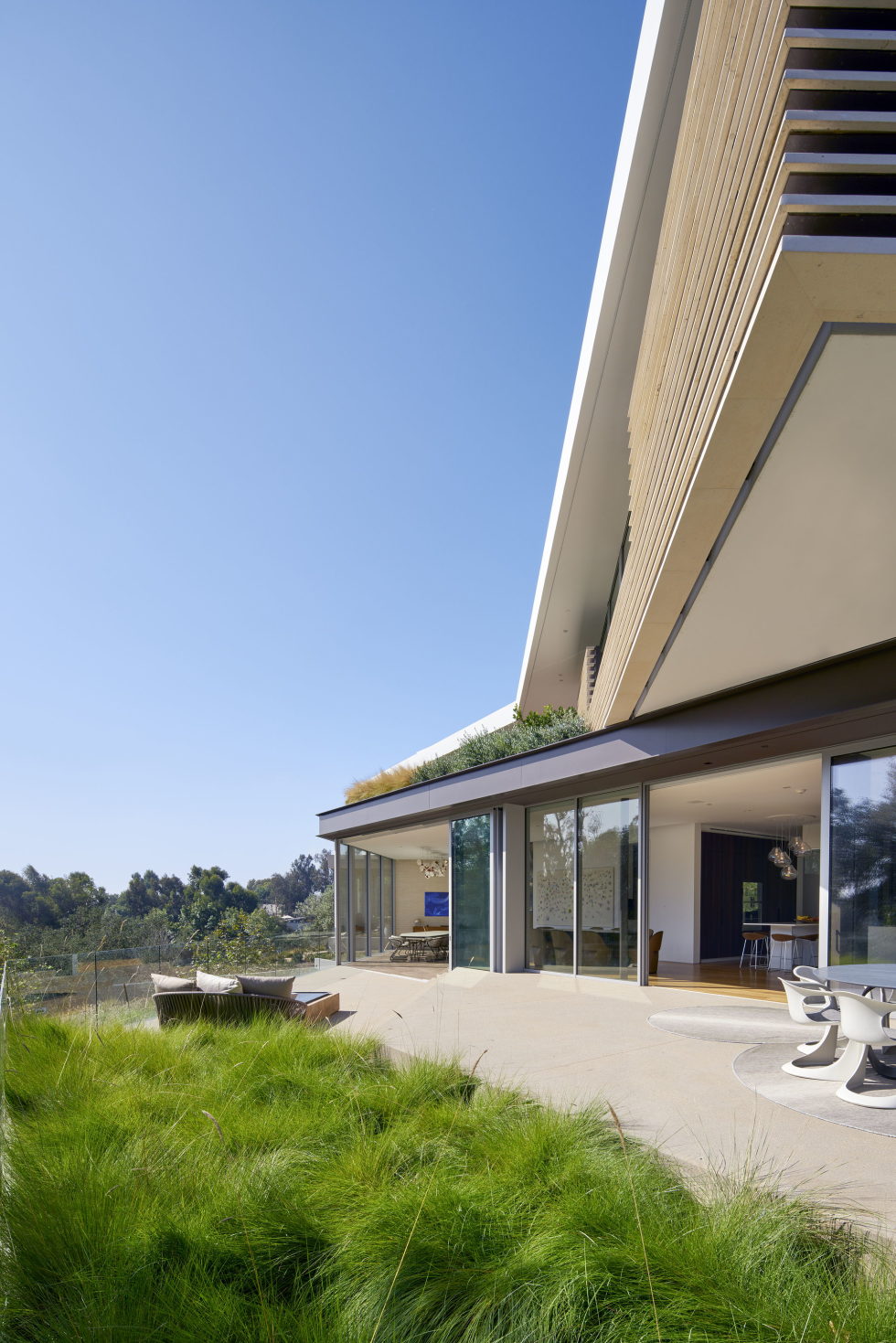 tree-top-residence-the-manor-in-los-angeles-3