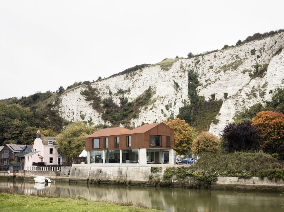 the-house-for-a-young-family-in-great-britain-3