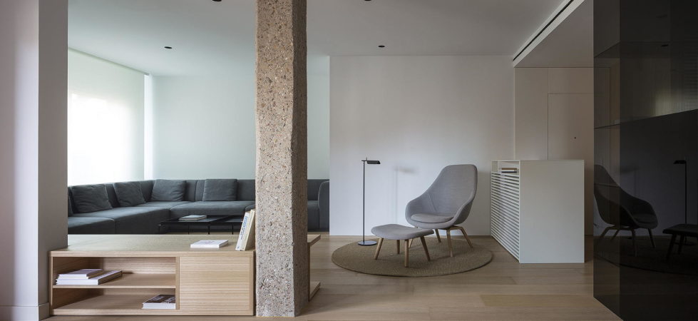 The Apartment with Sliding Panels in Valencia 1