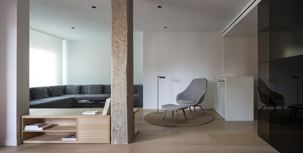 The Apartment with Sliding Panels in Valencia 1