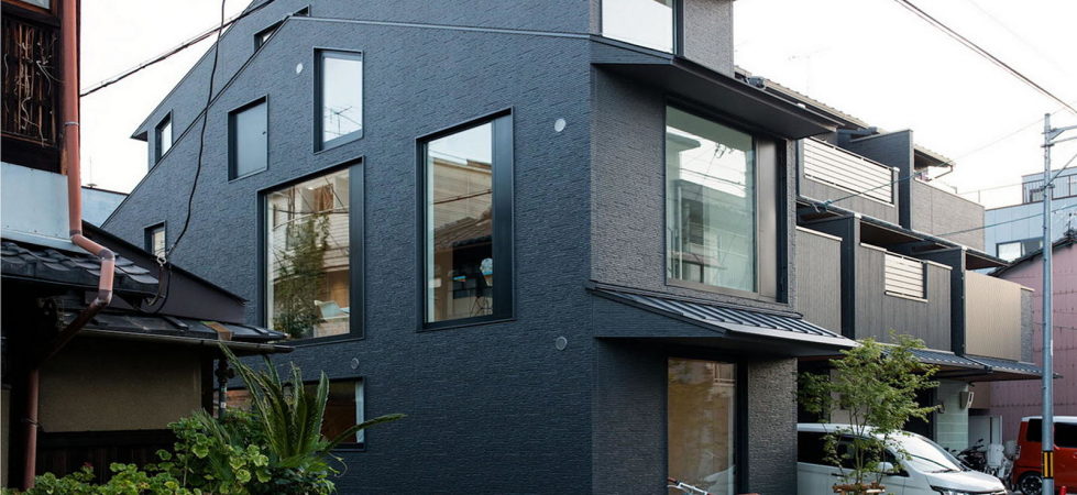 The House With Large Windows In Japan 1