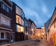 The House With Polyangular Glass Facade In Belgium 28