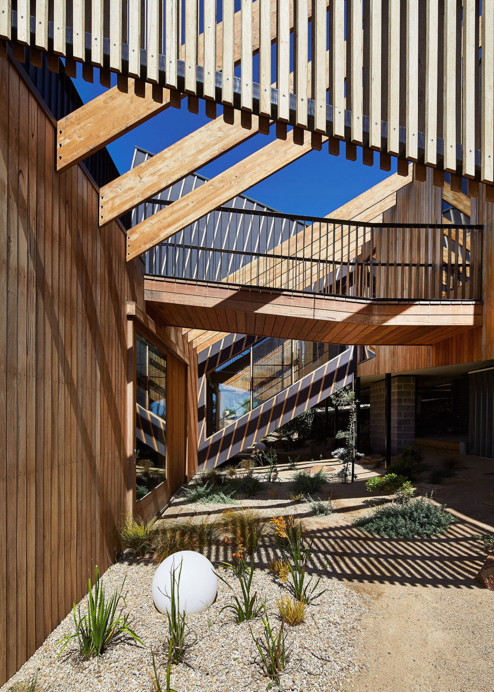 Split House The Architecture Masterpiece From BKK Architects 17