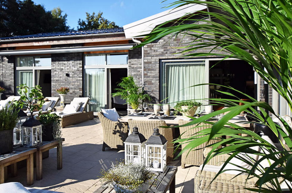 Dream house for sale with luxury pool and river life hidden in the courtyard 10