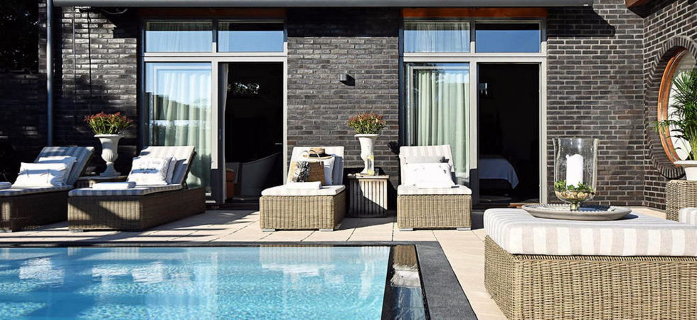 Dream house for sale with luxury pool and river life hidden in the courtyard 16