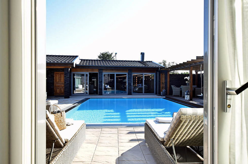 Dream house for sale with luxury pool and river life hidden in the courtyard 6